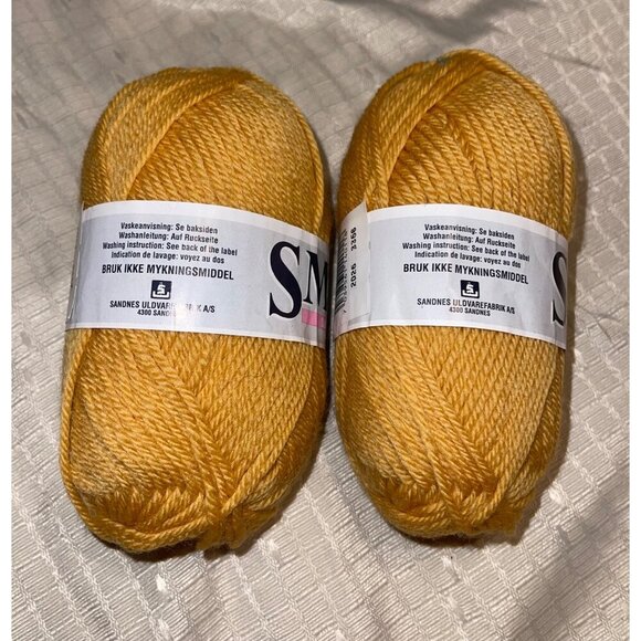 2 Skeins Smart Superwash Norway DK Wt. Wool Yarn - 2025 3356 Gold 1.76 oz each - Picture 4 of 7